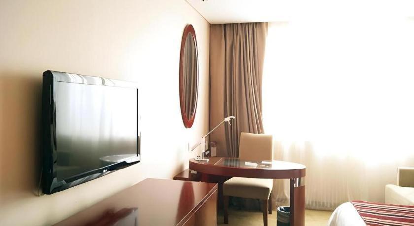 Maison New Century Hotel Ningbo Exterior photo